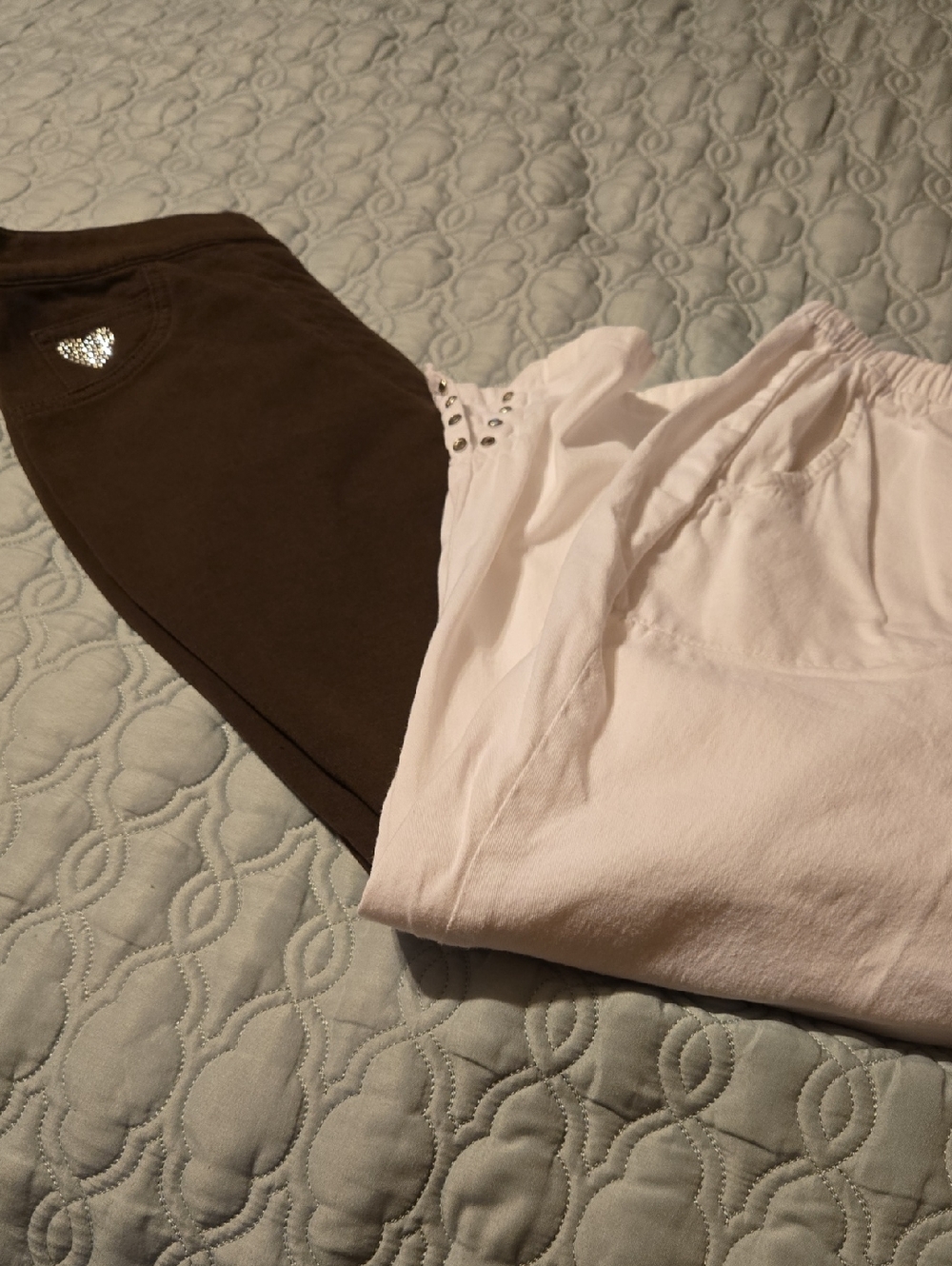 Quacker Factory Elastic Waist Pull-On Pants - Brown/skinny Leg and White/cropped